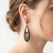 Load image into Gallery viewer, 4W033 - Earring, Brass, TIN Cobalt Black ,  No Stone