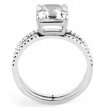 Load image into Gallery viewer, DA065 - High polished (no plating) Stainless Steel Ring with Cubic  in Clear