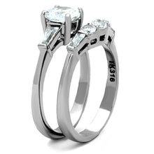 Load image into Gallery viewer, TK1W001 - High polished (no plating) Stainless Steel Ring with AAA Grade CZ  in Clear