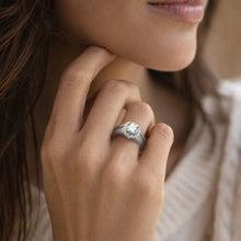 Load image into Gallery viewer, TK2043 - High polished (no plating) Stainless Steel Ring with AAA Grade CZ  in Clear