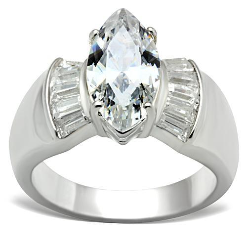 SS028 - Silver 925 Sterling Silver Ring with AAA Grade CZ  in Clear