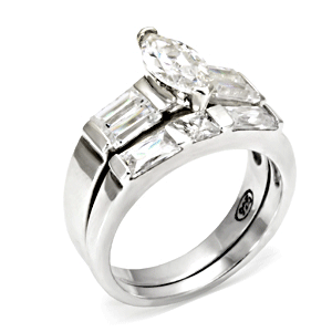 40911 - High-Polished 925 Sterling Silver Ring with AAA Grade CZ  in Clear