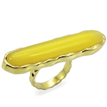Load image into Gallery viewer, LO3584 - Gold Brass Ring with Synthetic Cat Eye in Topaz