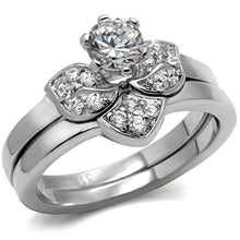 Load image into Gallery viewer, TK099 - High polished (no plating) Stainless Steel Ring with AAA Grade CZ  in Clear